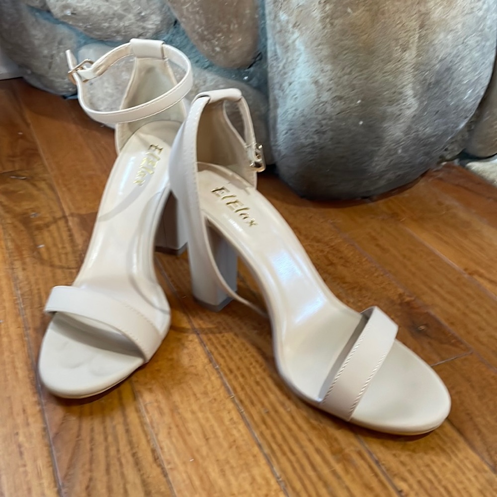 Nude size 9 open toe heels